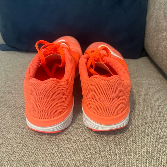 Nike FS Lite Run 3 Shoe - Neon Orange/White - 6.5 - Picture 5 of 8